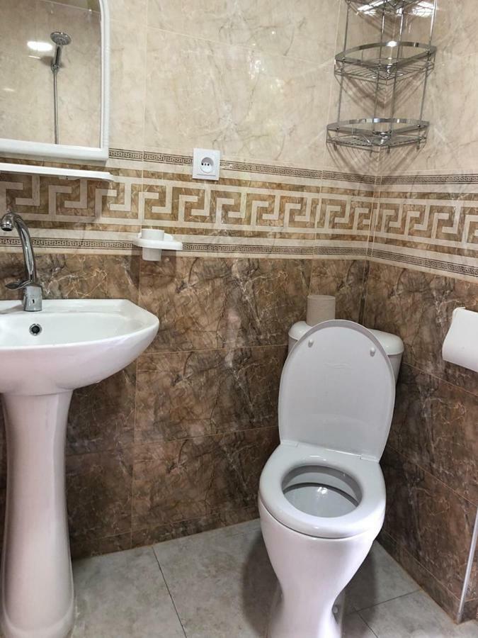 Family House In Racha, Oniアパートメント エクステリア 写真
