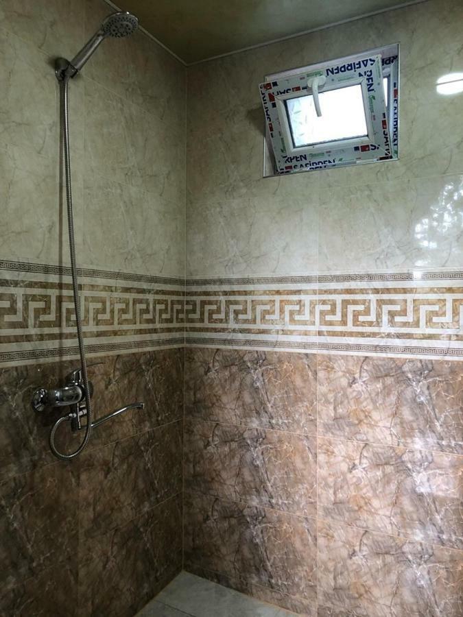 Family House In Racha, Oniアパートメント エクステリア 写真